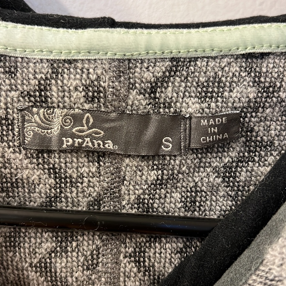 Prana pullover - Picture 3 of 10